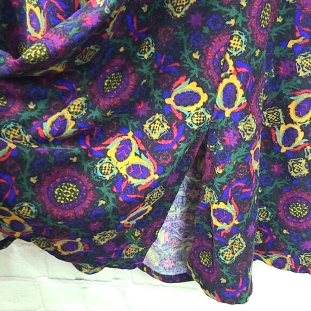 Lularoe Black Artsy Print Swing Top Small A-Line Tee Villain Fantasy Perfect T - Picture 7 of 14